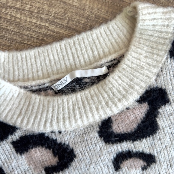 ONLY - Leopard Crewneck Sweater - Picture 3 of 5